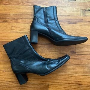 Paul Green square toe 90s leather ankle boots
